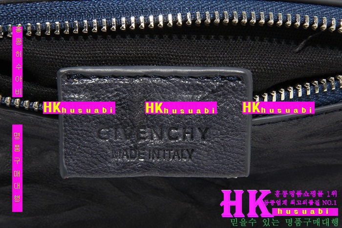 ����� �ǵ��� �̴� ũ�ν��� GV124741-2(��Ŭ)