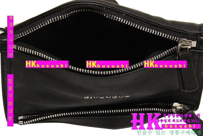 ����� �ǵ��� �̴� ũ�ν��� GV124741-3(��Ʈ��ƾ)