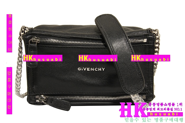 ����� �ǵ��� �̴� ũ�ν��� GV124741-3(��Ʈ��ƾ)