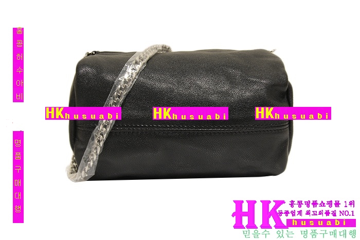 ����� �ǵ��� �̴� ũ�ν��� GV124741-3(��Ʈ��ƾ)