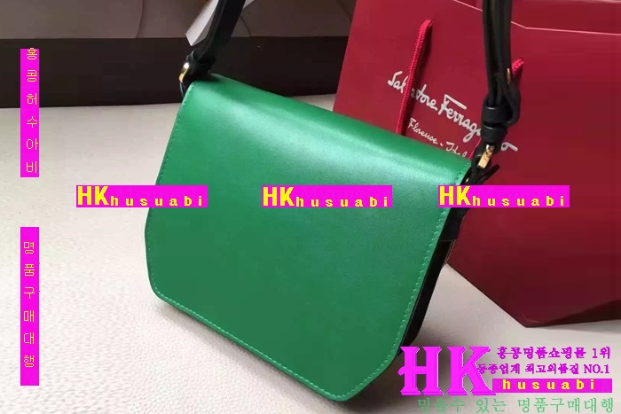 �ڹ̷��ޡ� NEW ��󰡸� ������ ũ�ν��� PE170504-6