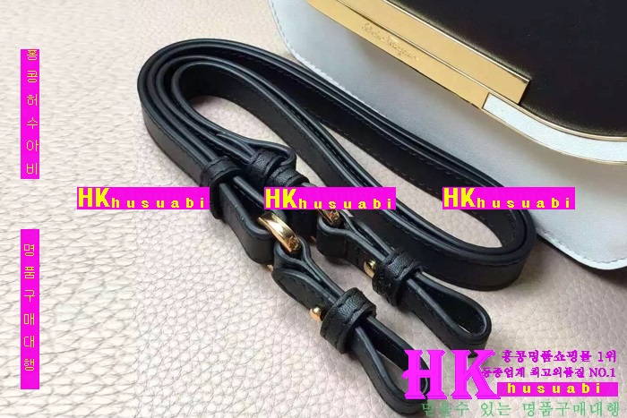 �ڹ̷��ޡ� NEW ��󰡸� ������ ũ�ν��� PE170504-5