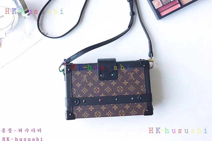 �ڹ̷��ޡ� ���̺��� �ڶ�� ��  M54650-2