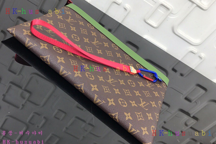 �ڹ̷��ޡڷ��̺��� ���� Ŭ��ġ M61690