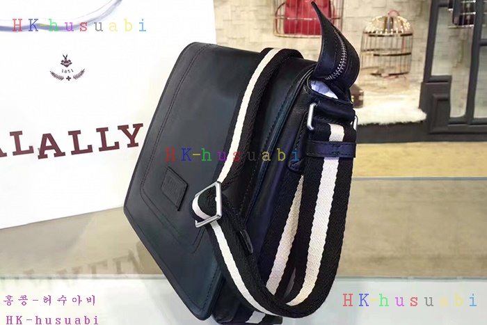 �ڹ̷��ޡ� �߸� ������ ũ�ν��� BL700170-2