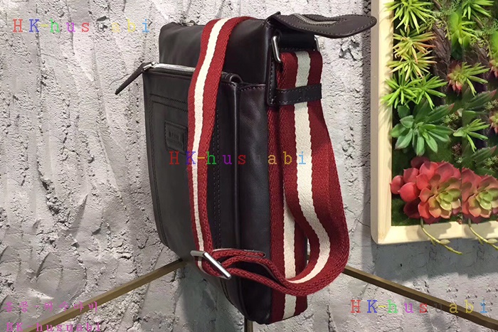 �ڹ̷��ޡ� �߸� ������ ũ�ν��� BL650170