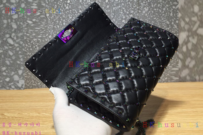 �ڹ̷��ޡ� �߷�Ƽ�� �����͵� ü�ι�  V 0137-8