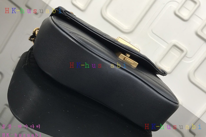 �ڹ̷��ޡ� ���̺��� �����̺� ü�ι� M51683