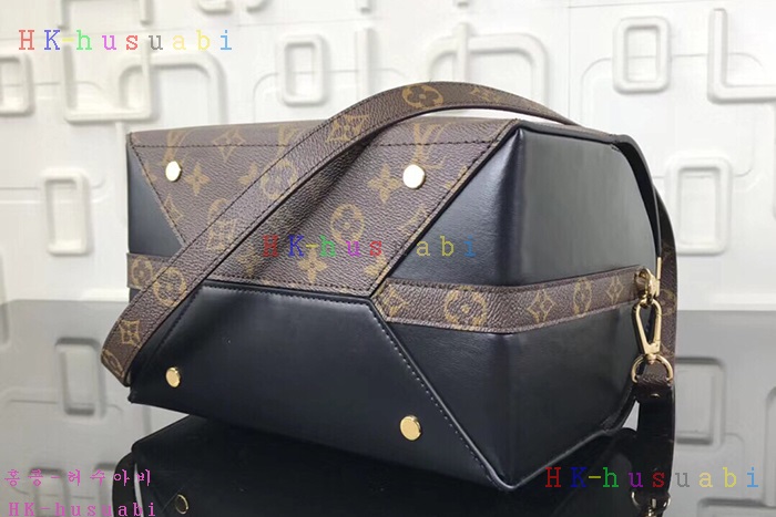 �ڹ̷��ޡ� ���̺��� ���ǵ� ���͹� M51468