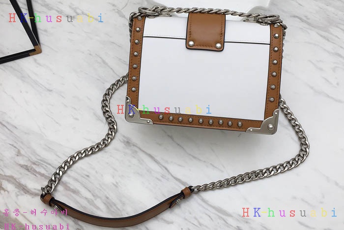 �ڹ̷��ޡ� ����� ī�̿��� PR 1BD045-3