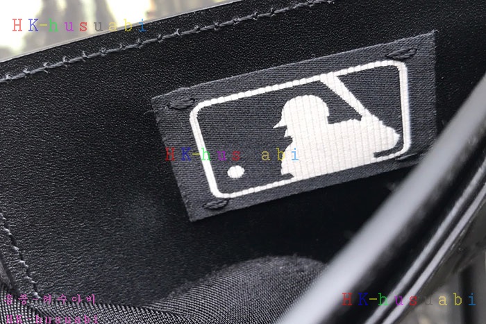 �ڹ̷��ޡ� ���� LA������ ��ġ ī������ GU 547793-2