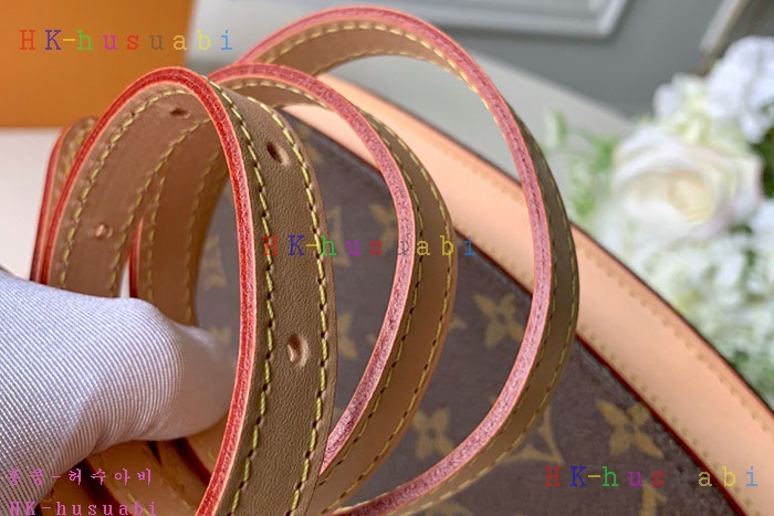 �ڹ̷��ޡ� 2019SS ���̺��� ��ο�Ʈ ��� ũ�ν��� M51290