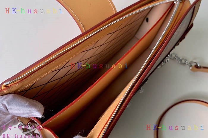 �ڹ̷��ޡڷ��̺��� Ʈ��ũ Ŭ��ġ M55456 (2�÷�)