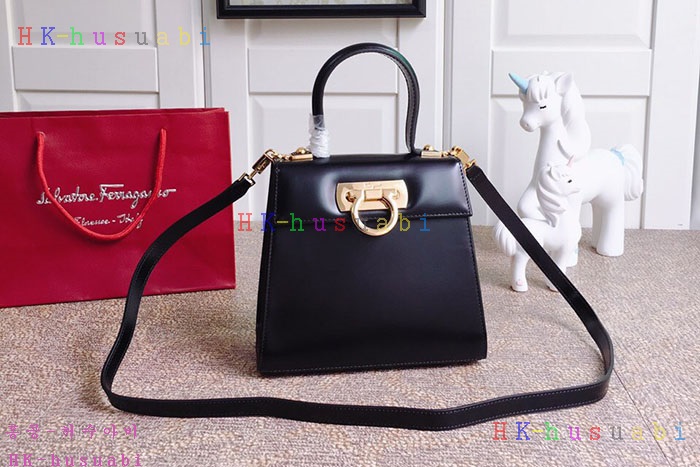 �ڹ̷��ޡ�  ��󰡸� �̸��� F 2121550-5