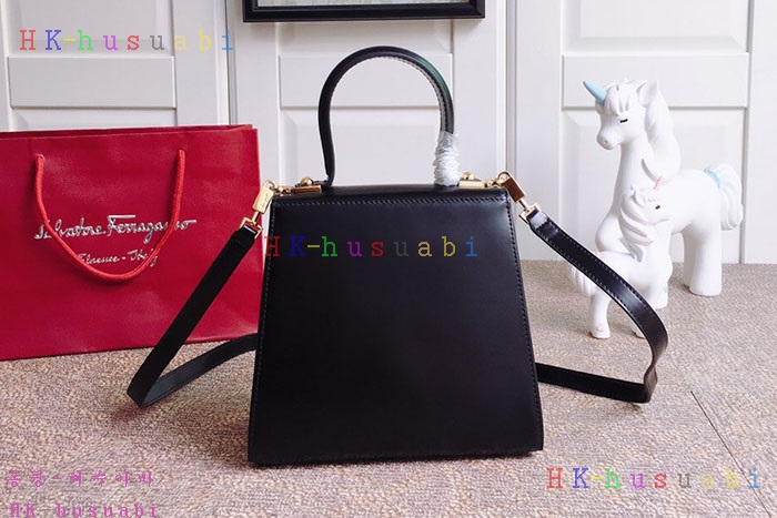 �ڹ̷��ޡ�  ��󰡸� �̸��� F 2121550-5